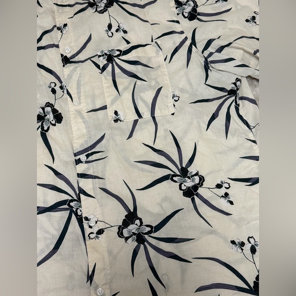 H&M Cream Shirt with Black Floral Pattern - Picture 2 of 3